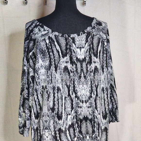 Apt. 9 Black Grey White Rayon Span Snake Print 3/4 Sleeve Scoop Neck Tunic Sz 1X - Picture 13 of 16